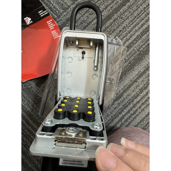 Master Lock Portable Key Lock Box – Push Button Combination Key Safe - Picture 5 of 5